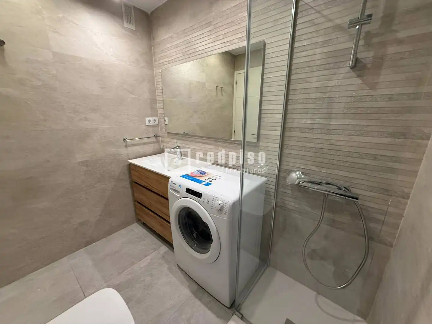 Badezimmer von Loft zur Miete in Madrid mit Klimaanlage