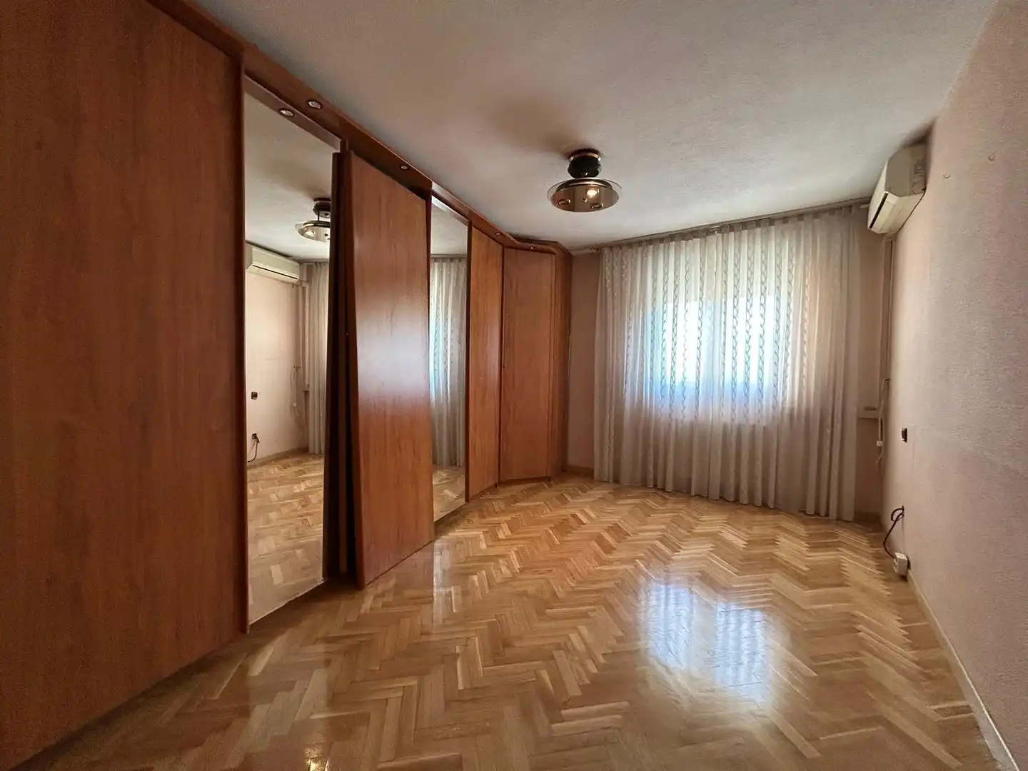 Flat for sale in Avenida FELICIDAD, Los Rosales