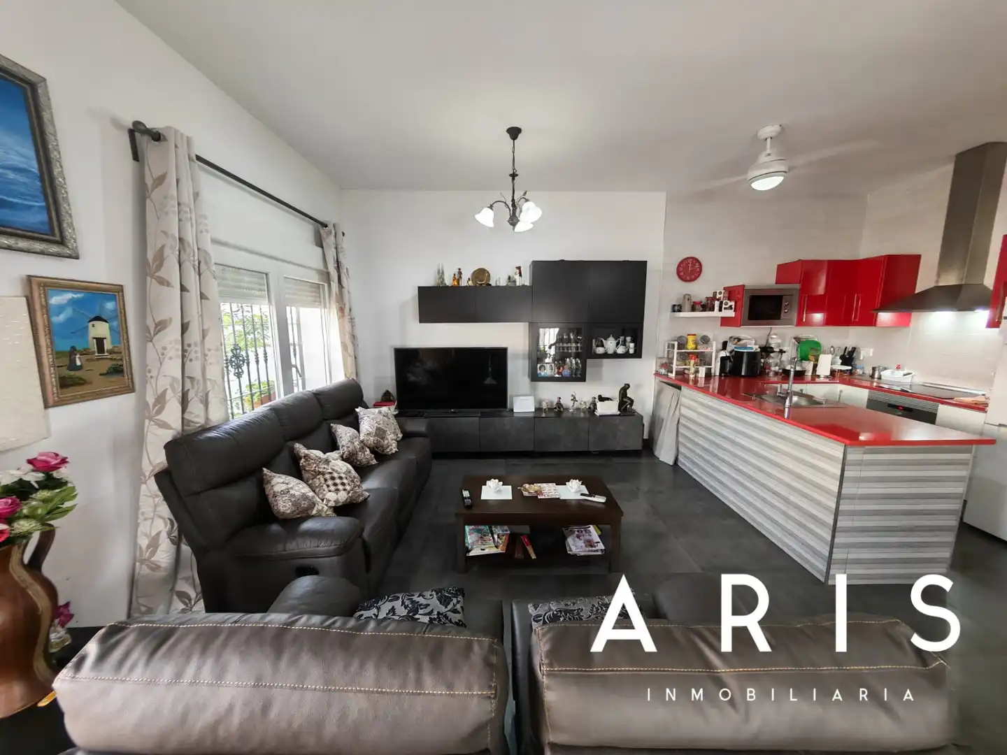 Sala de estar de Casa adosada en venta en Alhaurín de la Torre con Aire acondicionado y Piscina
