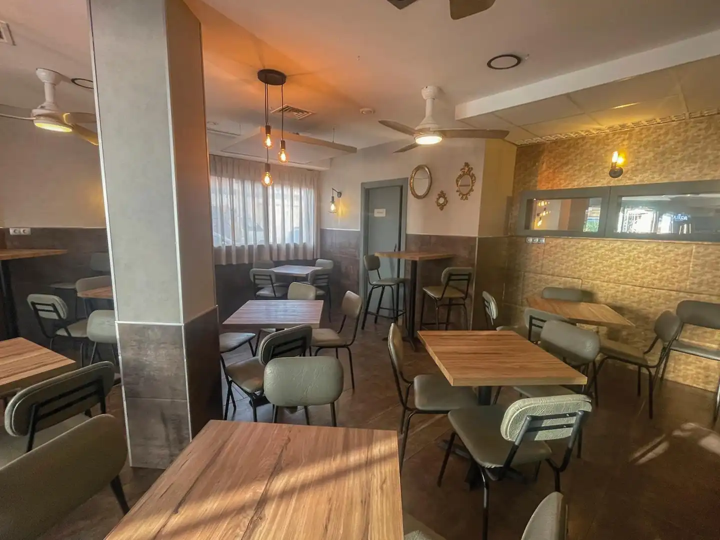 Commercial properties for rent in Valencia  with Air Conditioner