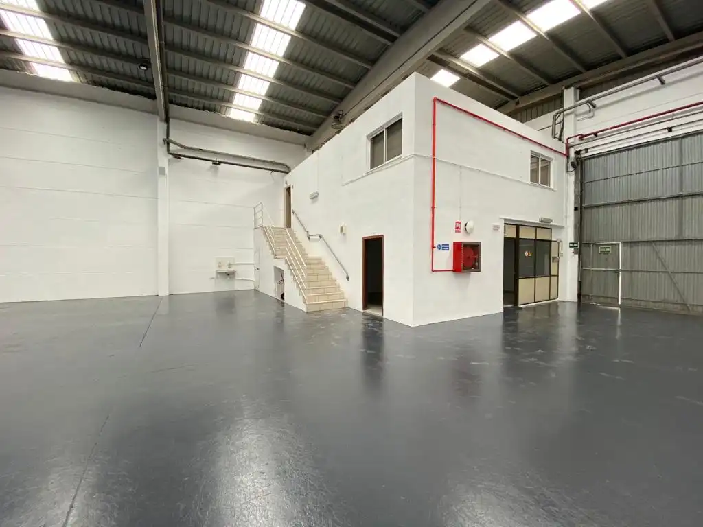 Industrial building to rent in Carrer Ciutat de Sevilla 36A, imagen 4