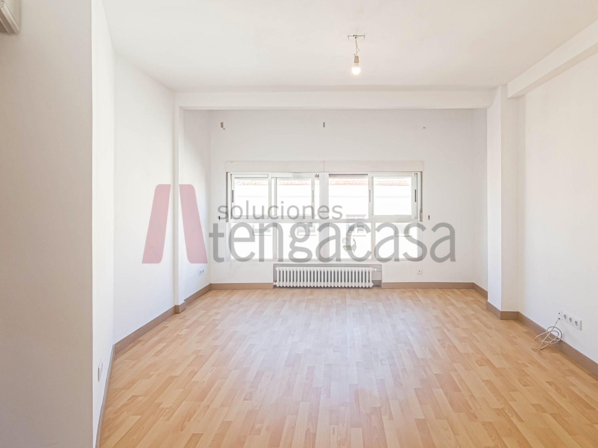 Living room of Flat for sale in  Madrid Capital  with Heating