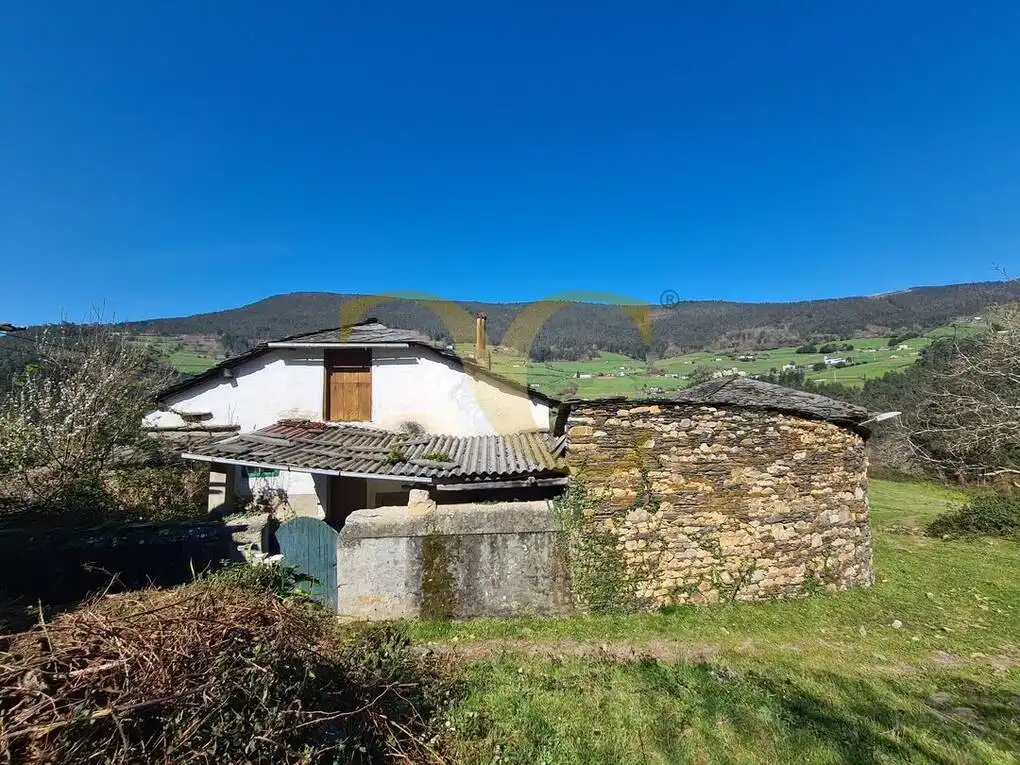 Casa o xalet en venda en Villayón amb Jardí privat