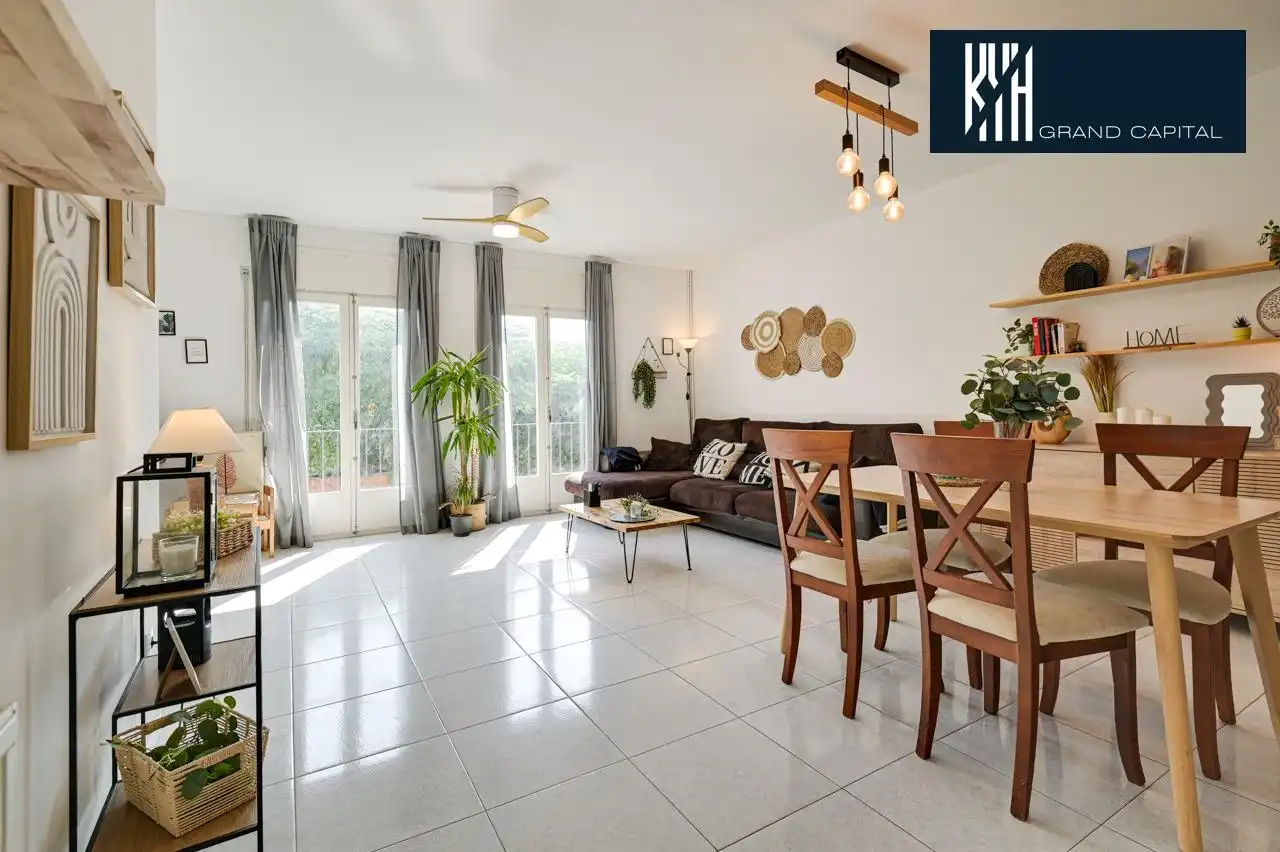 Maison mitoyenne avec terrasse à vendre à Plaça Mestre Mas i Ros