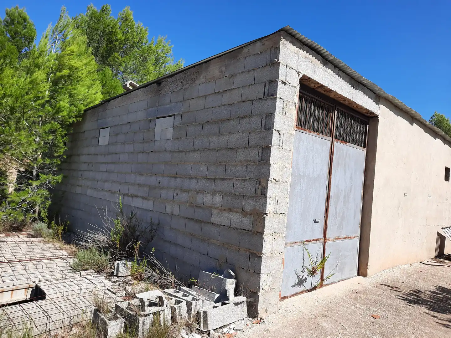 Industrial buildings for sale in Turís