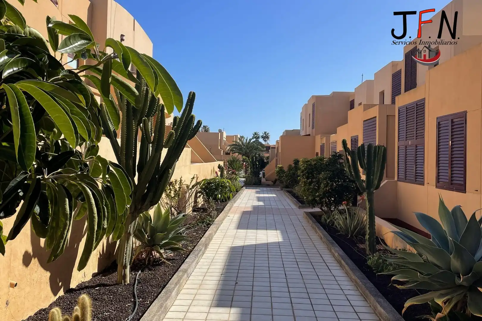 Exterior view of Ground floor for rent in Antigua  with Furnished, Alarm and Community pool