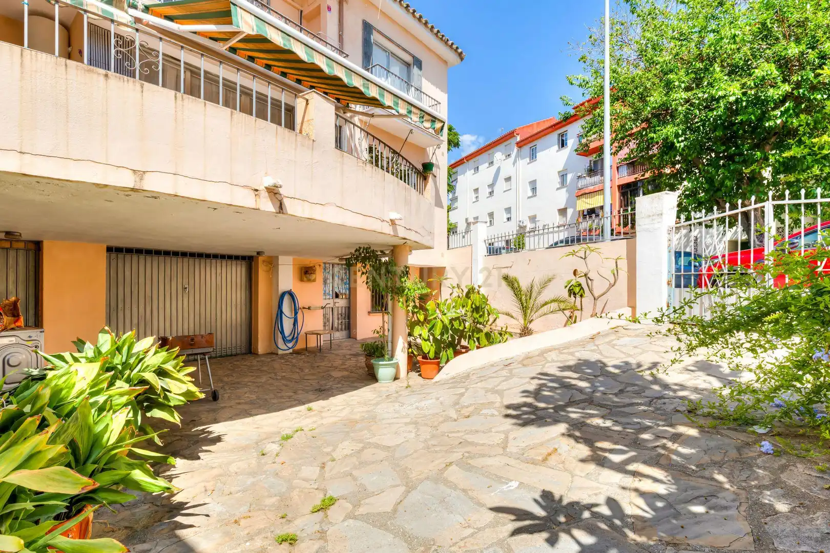 Exterior view of Apartments for sale in Marbella  with Storage room, Oven and Washing machine