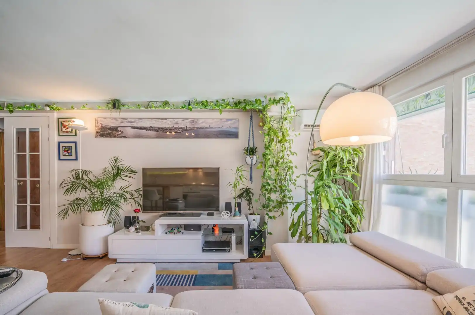 Sala d'estar de Pis en venda en Madrid amb Aire condicionat, Calefacció i Jardí privat