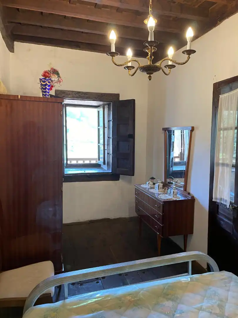 Habitación de Casa adosada en venta en Polaciones con Amueblado, TV y Balcón
