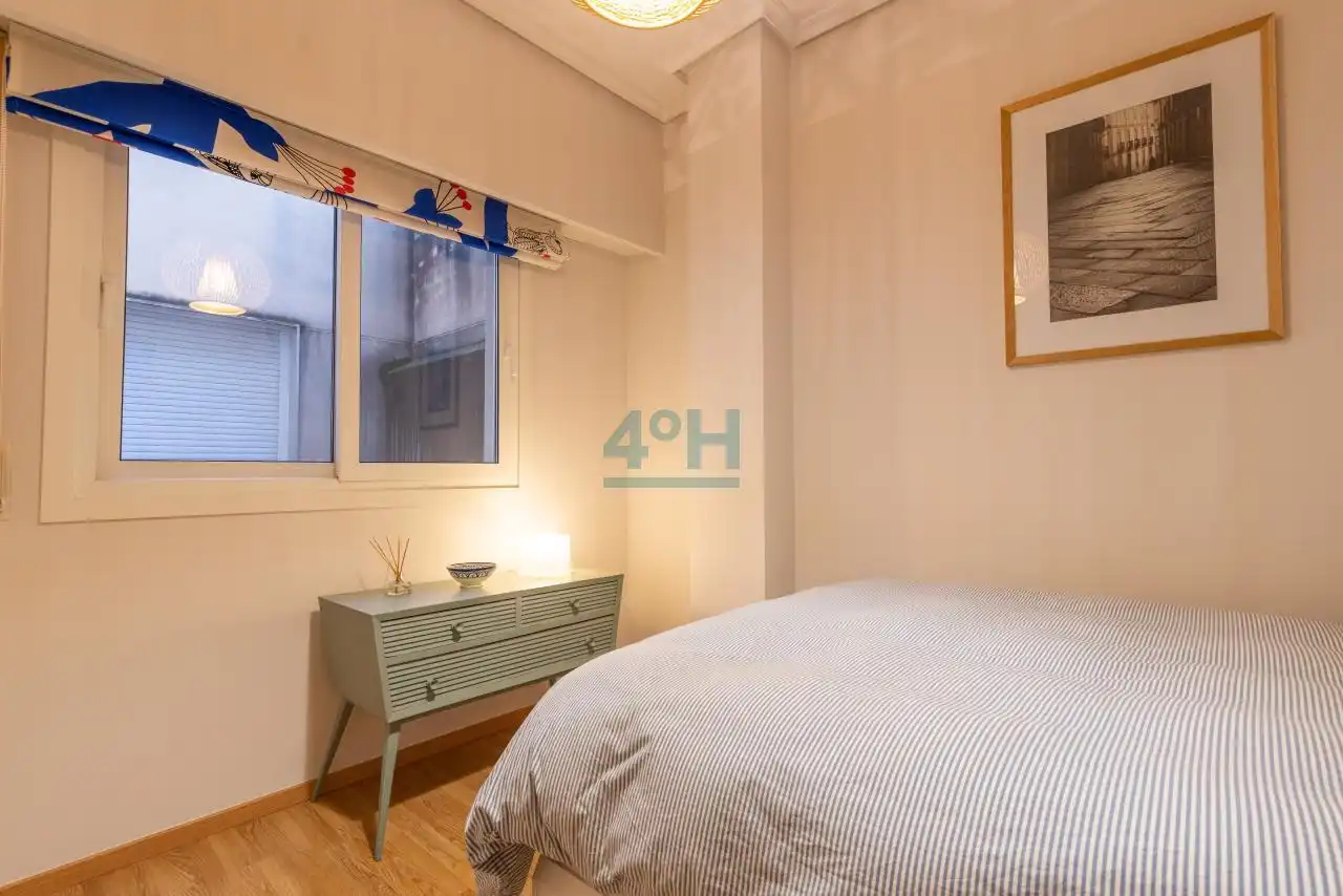 Bedroom of Apartments for rent in Ourense Capital   with Heating, Furnished and Balcony