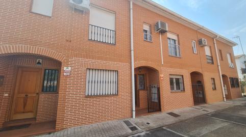 Foto 3 de Casa adosada en venda a Calle Madroño, San Martín de Valdeiglesias, Madrid
