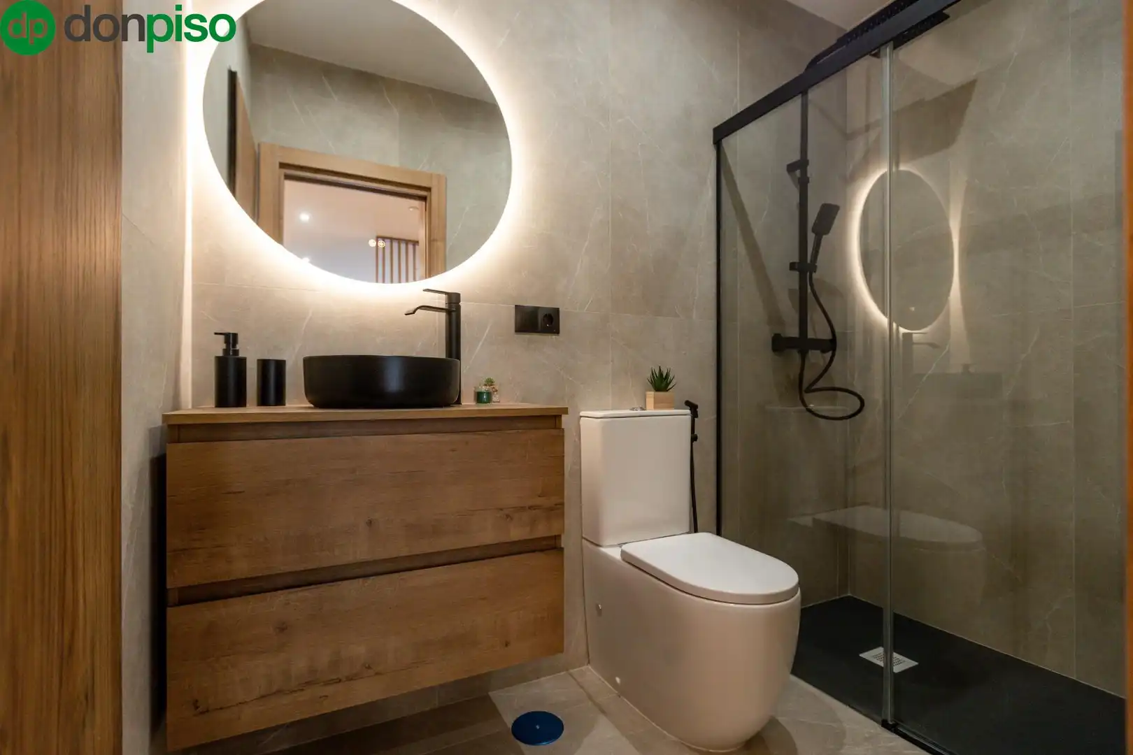 Bathroom of Study for sale in Granada  with Air Conditioner, Heating and Alarm