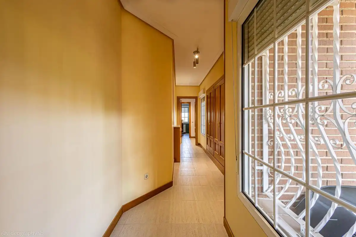 Houses for sale in Móstoles  with Air Conditioner, Heating and Private garden