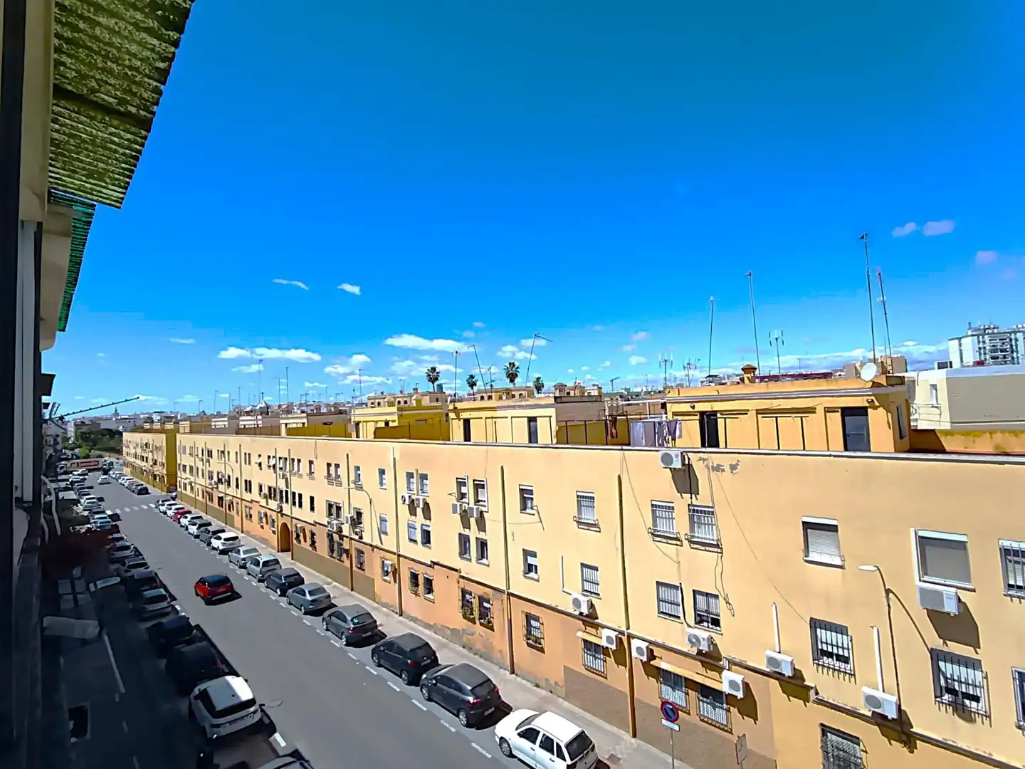 Exterior view of Flat for sale in  Sevilla Capital  with Air Conditioner and Terrace