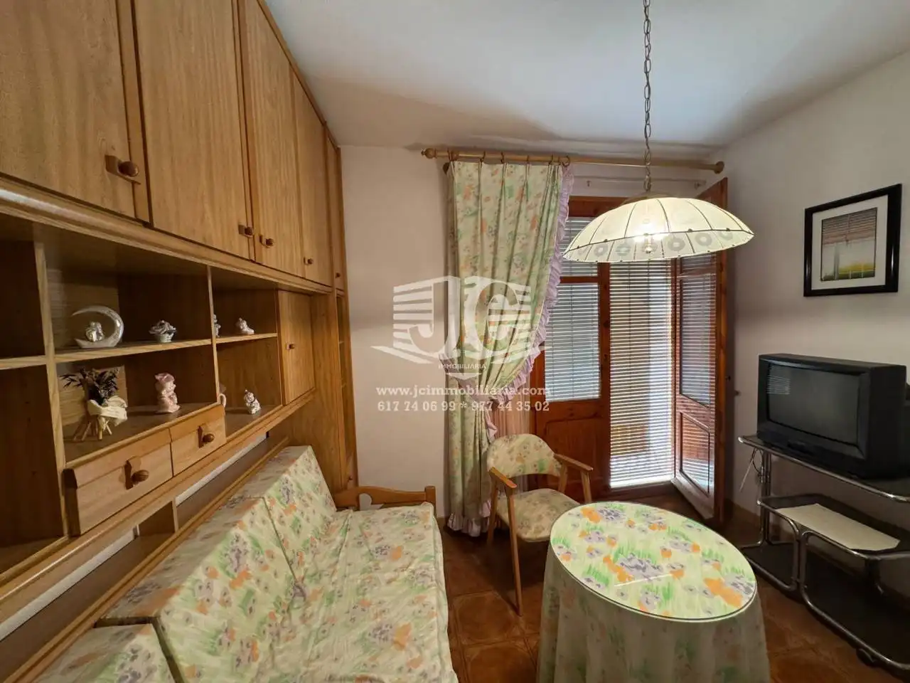 Sala d'estar de Casa o xalet en venda en Tortosa amb Aire condicionat, Terrassa i Moblat
