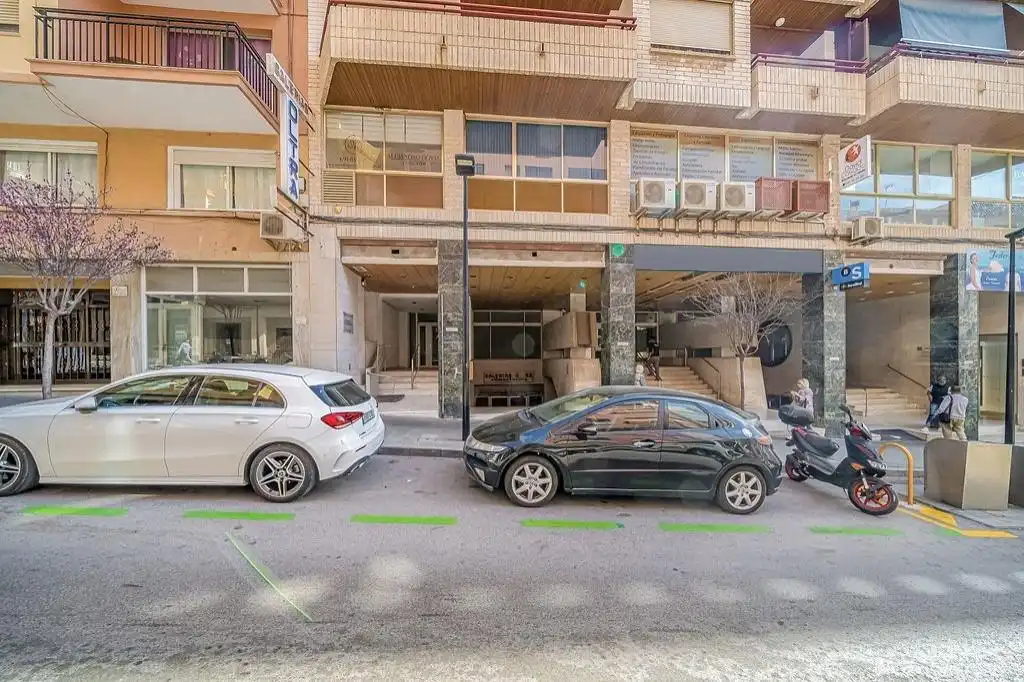 Gewerbefläche zum Verkauf in Avenida Avenida de Ifach, 9, imagen 3