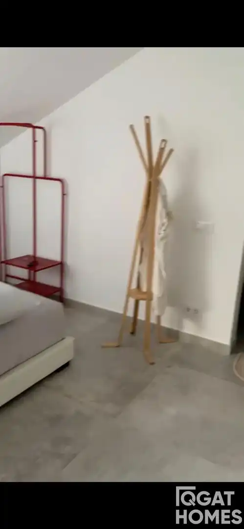 Schlafzimmer von Dachboden zur Miete in Gavà mit Klimaanlage, Schwimmbad und Gemeinschaftspool