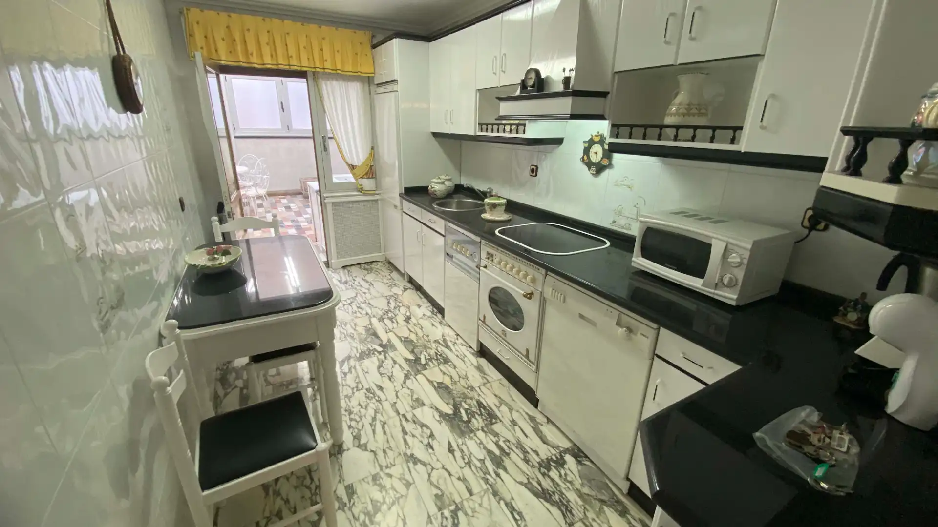 Kitchen of Flat for sale in San Martín del Rey Aurelio  with Heating, Parquet flooring and Terrace