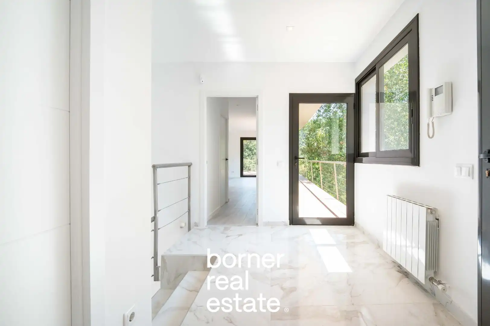 Vista exterior de Casa o chalet en venta en Sant Cugat del Vallès con Aire acondicionado, Calefacción y Jardín privado