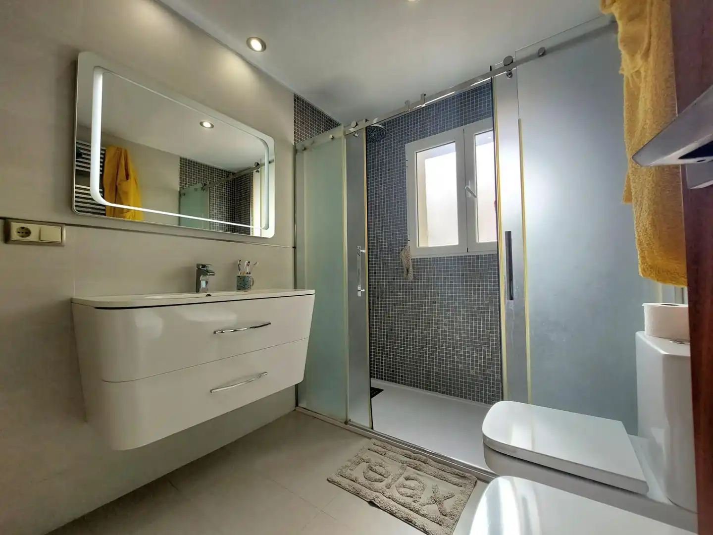 Badezimmer von Dachboden zum Verkauf in Águilas mit Klimaanlage, Heizung und Terrasse
