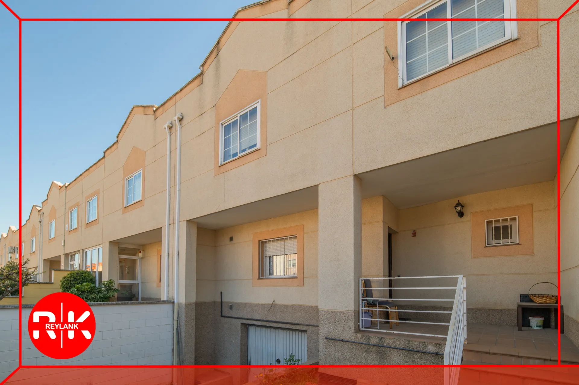 Vista exterior de Casa o chalet en venta en San Fernando de Henares con Jardín privado, Parquet y Terraza