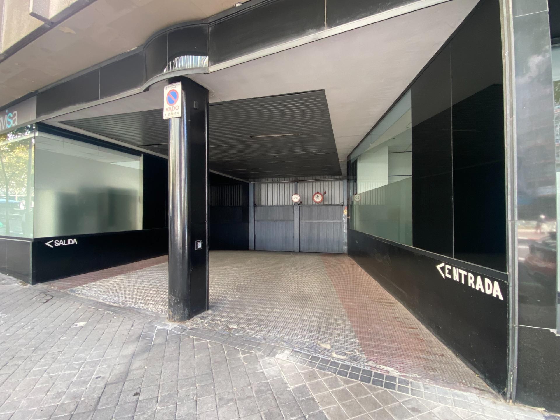 Exterior view of Garage for sale in  Madrid Capital