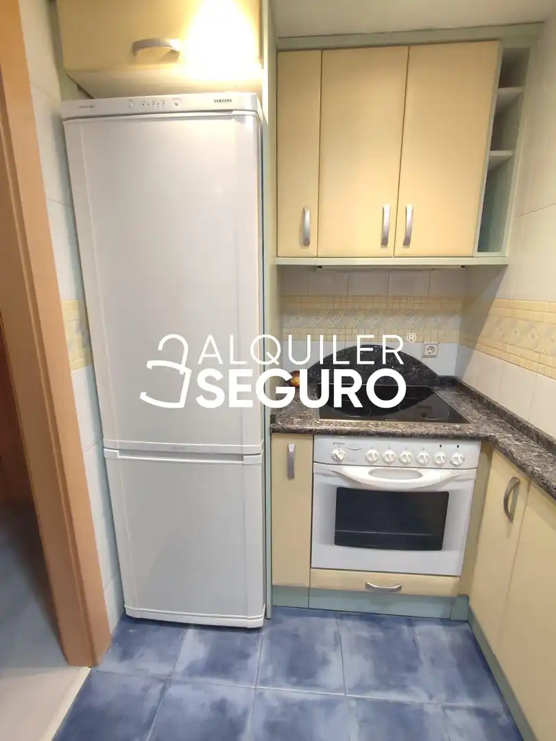 Cocina de Piso de alquiler en Zaragoza con Aire acondicionado, Calefacción y Amueblado