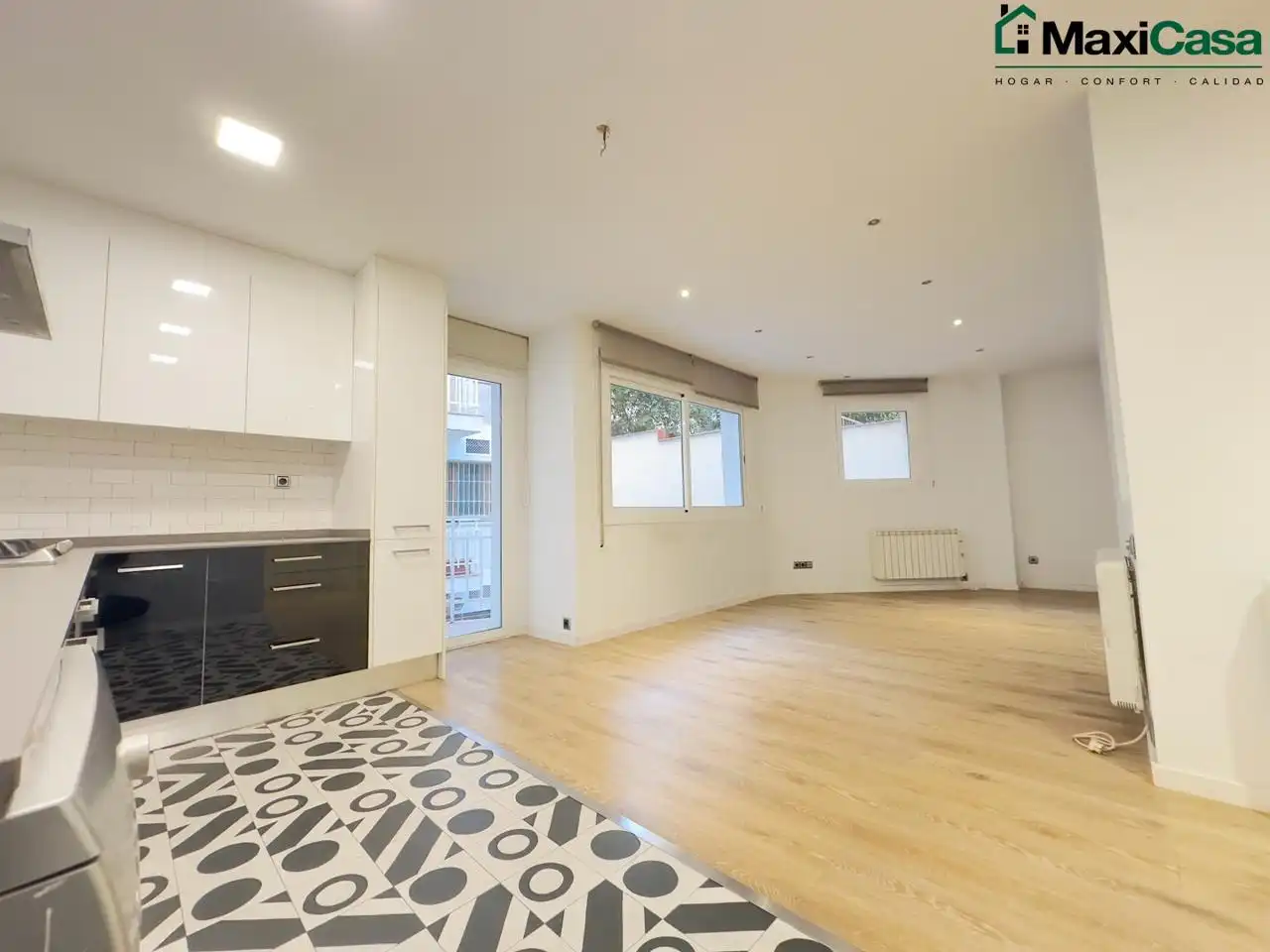 Appartamento con balcone in vendita a calle de la Duquessa d'Orleans, imagen 6