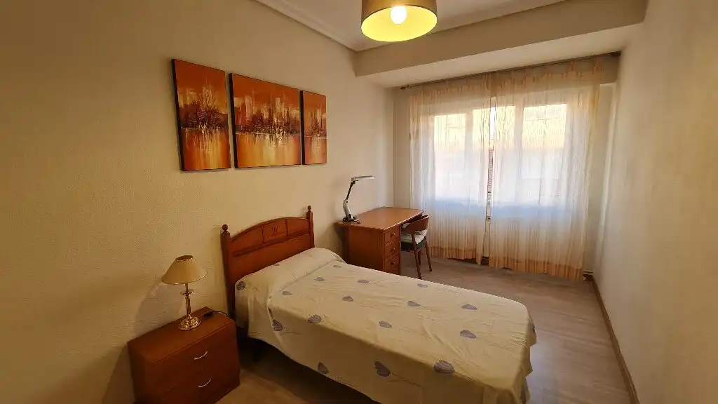 Bedroom of Flat for rent in  Logroño  with Heating, Parquet flooring and Terrace