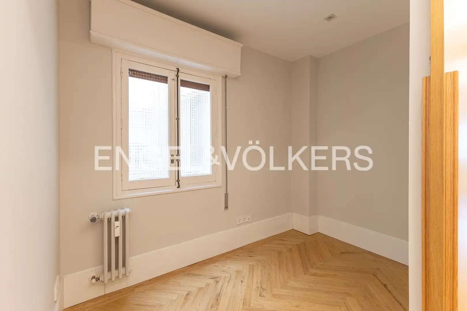 Schlafzimmer von Wohnung zur Miete in Madrid mit Klimaanlage, Heizung und Parkett