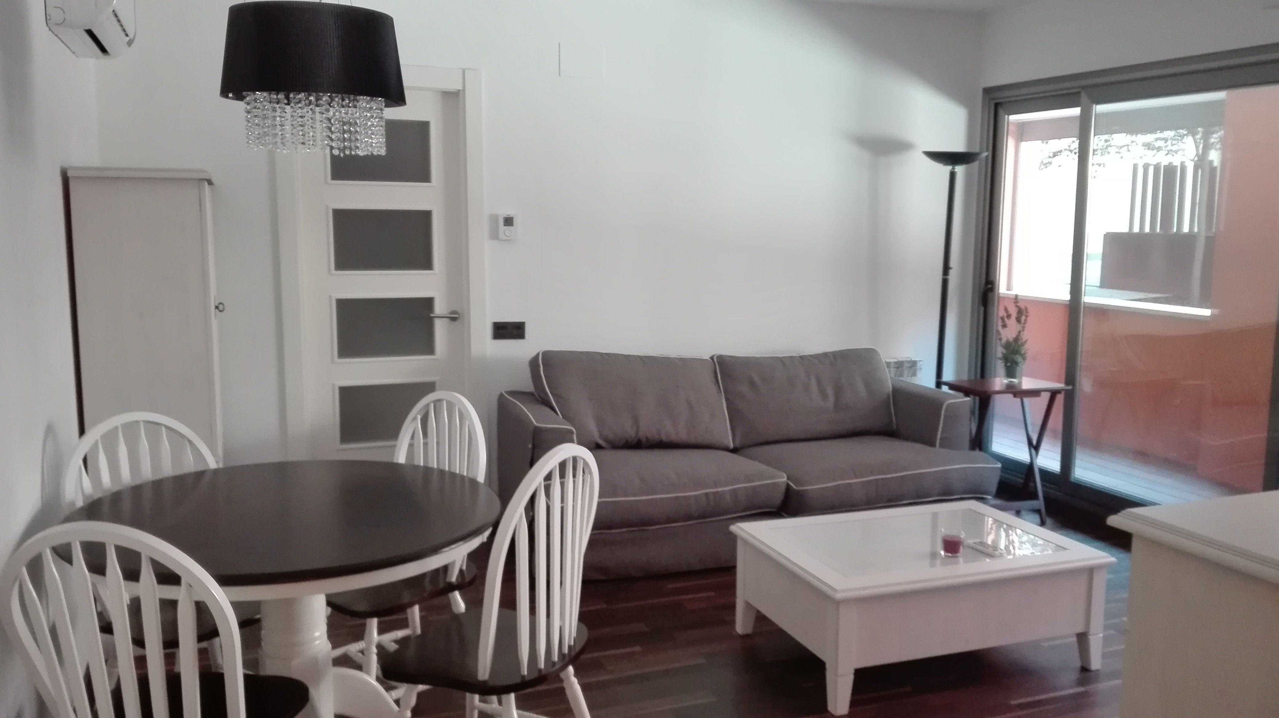 Planta baja to rent in Barri del Centre