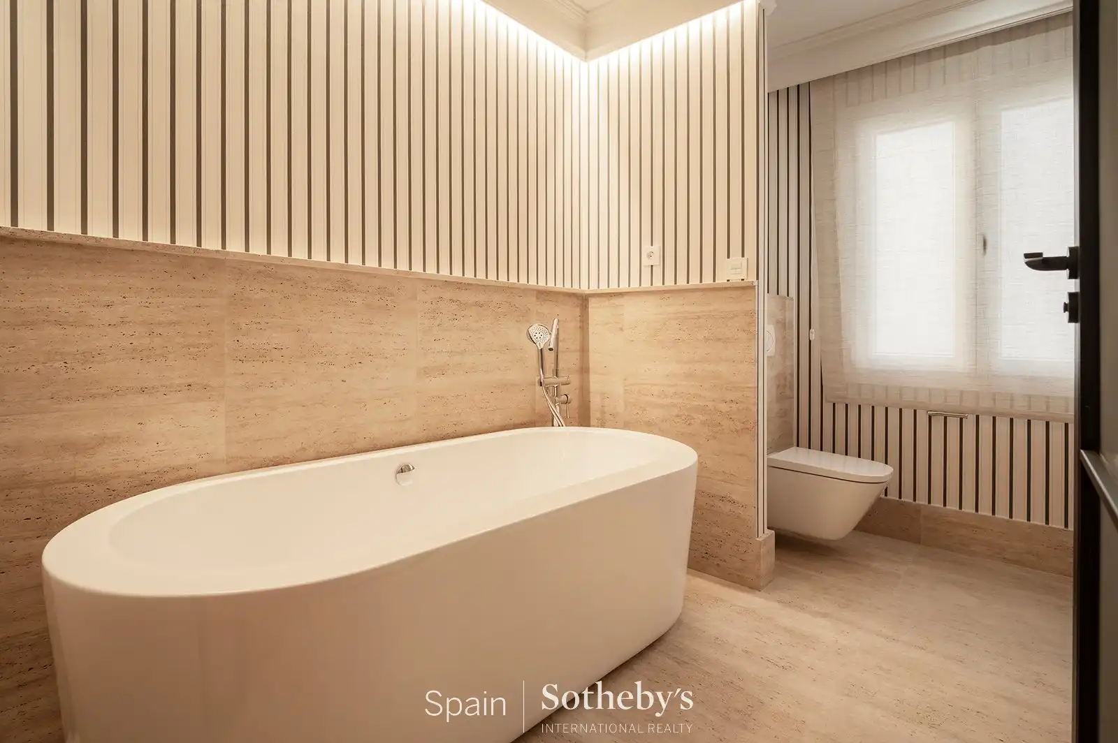 Bany de Apartament en venda en Madrid amb Aire condicionat, Calefacció i Terrassa