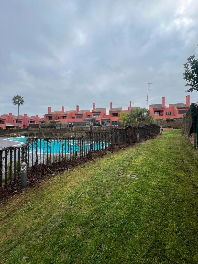 Casa o xalet en venda a Calle Ucrania, 1, Puertas del sur - Guadabajaque