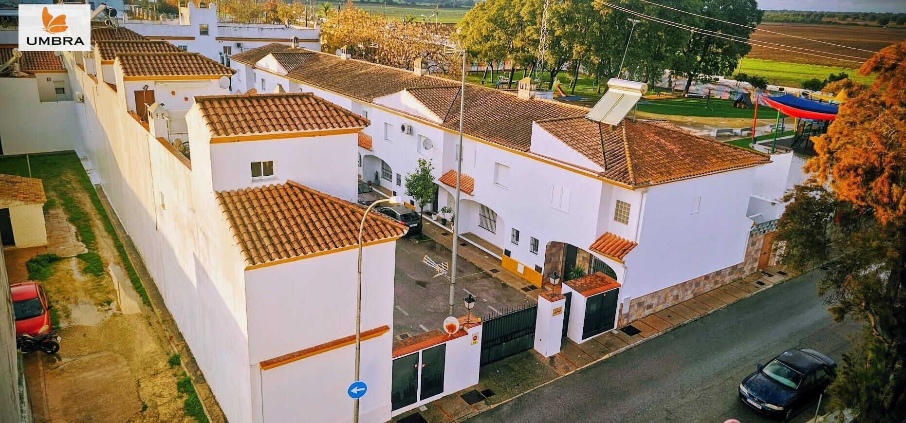 Exterior view of Single-family semi-detached for sale in Jerez de la Frontera  with Air Conditioner, Heating and Terrace