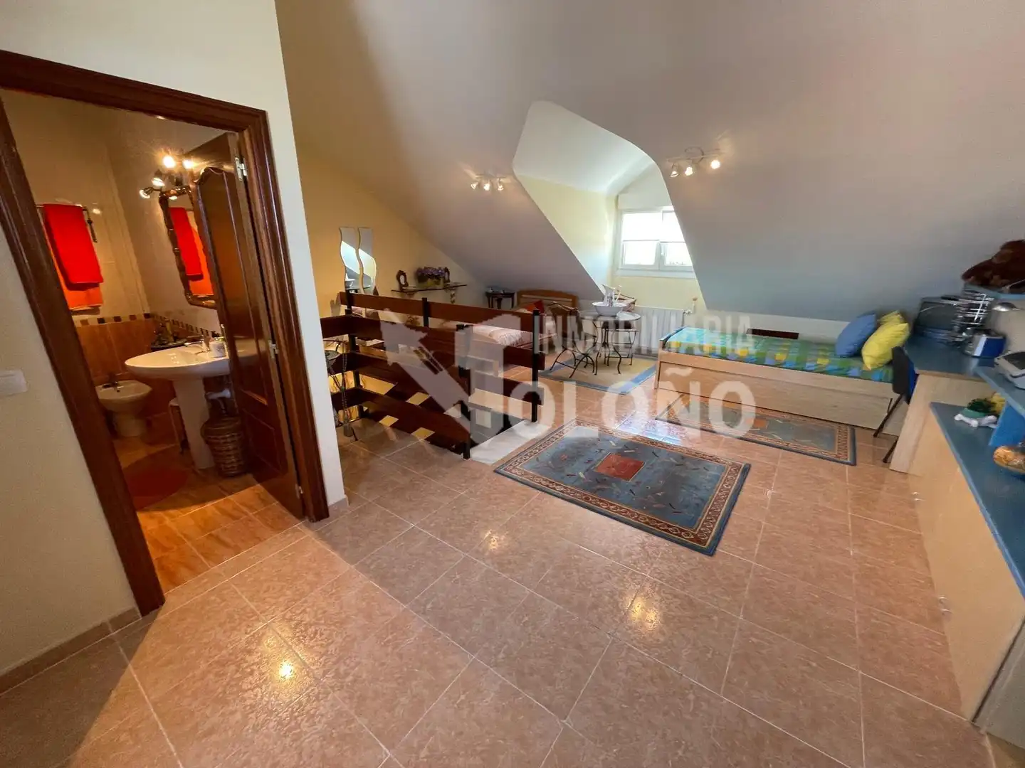 Dúplex en venta en Castañares de Rioja con Calefacción, Parquet y Terraza