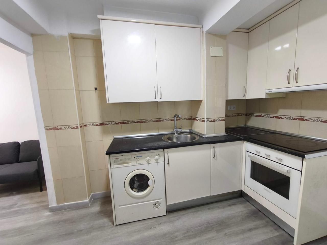 Kitchen of Planta baja to rent in  Madrid Capital  with Air Conditioner and Furnished
