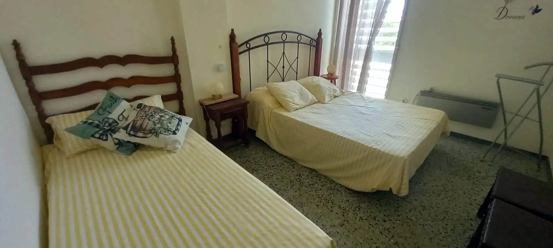 Dormitori de Apartament en venda en Roses amb Jardí privat