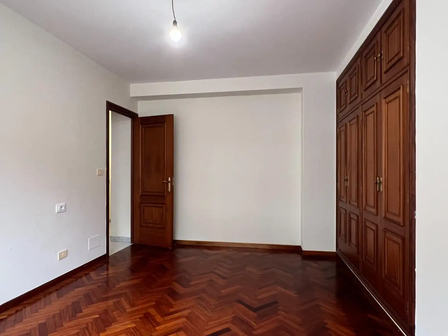 Dormitori de Pis de lloguer en Cambre  amb Parquet i Traster