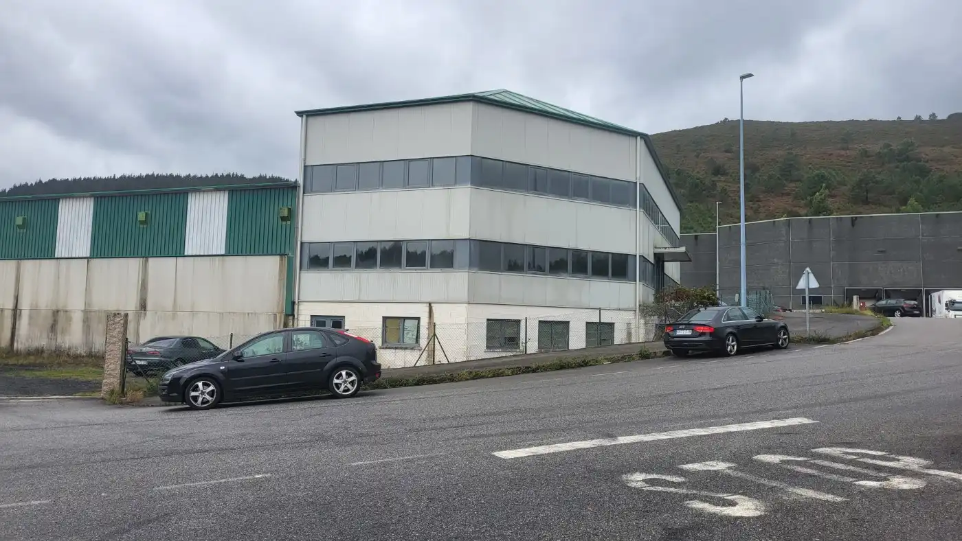 Vista exterior de Nave industrial en venta en Campo Lameiro