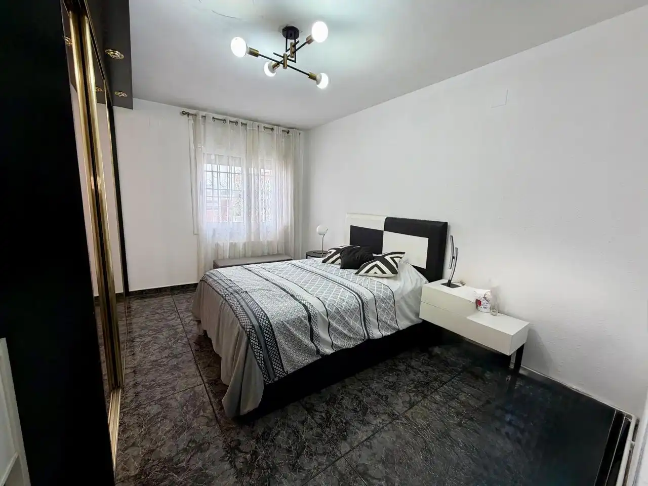 Habitación de Ático en venta en Montcada i Reixac con Aire acondicionado, Calefacción y Terraza