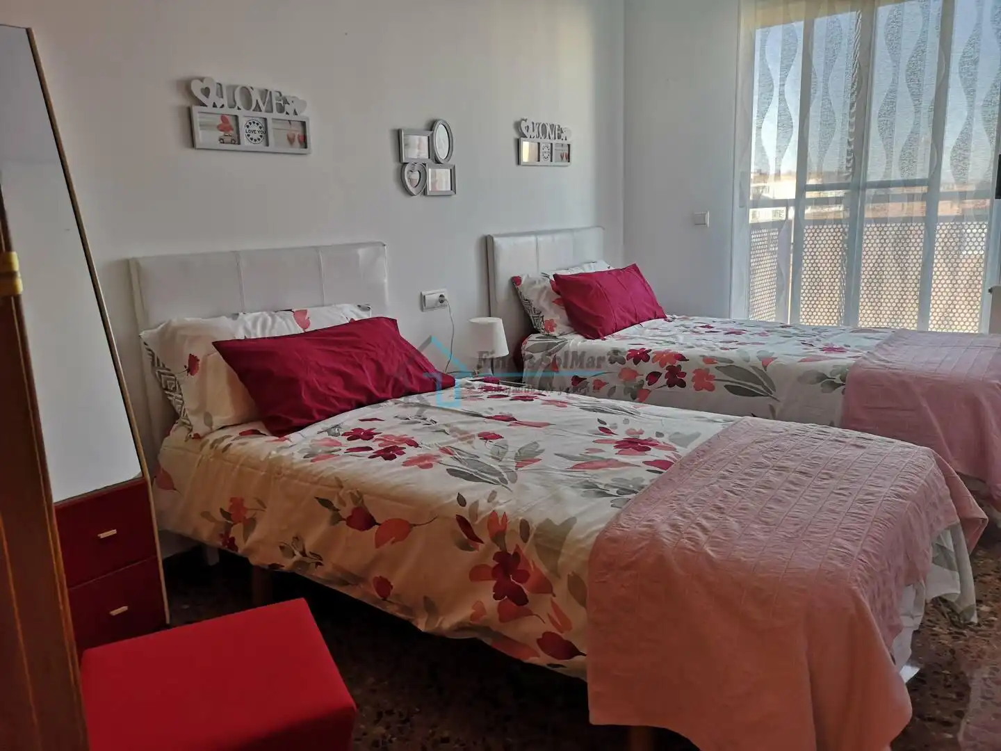 Dormitori de Apartament en venda en Sagunto / Sagunt amb Moblat, Balcó i Piscina comunitària
