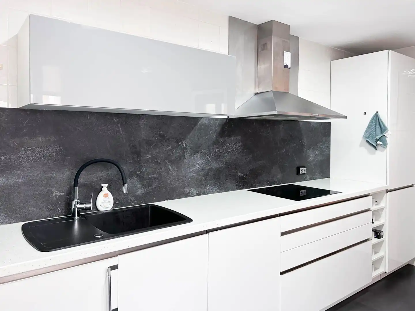 Kitchen of Flat for rent in Paterna  with Air Conditioner, Heating and Private garden