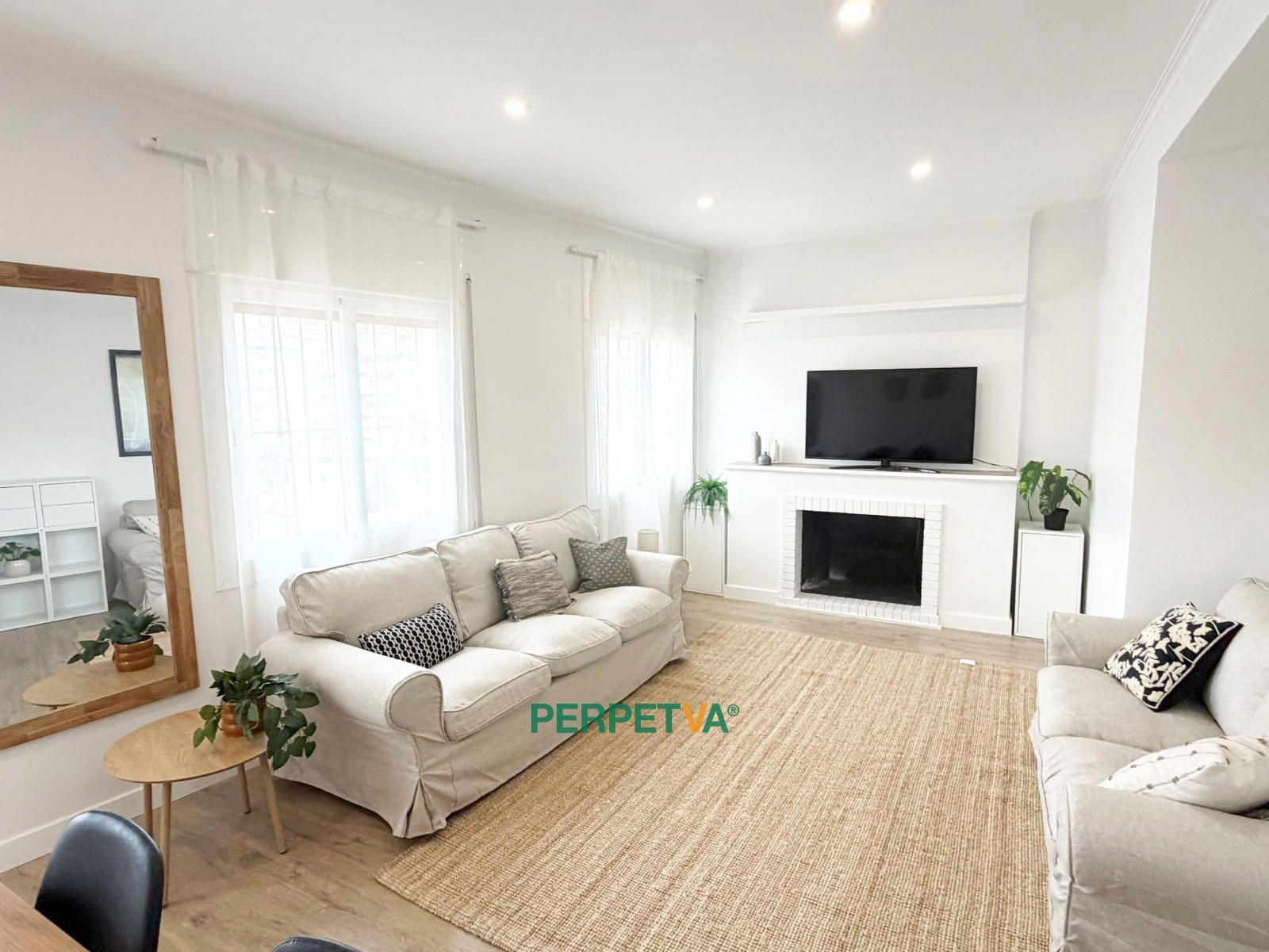 Living room of Attic to rent in  Barcelona Capital  with Air Conditioner, Terrace and Furnished