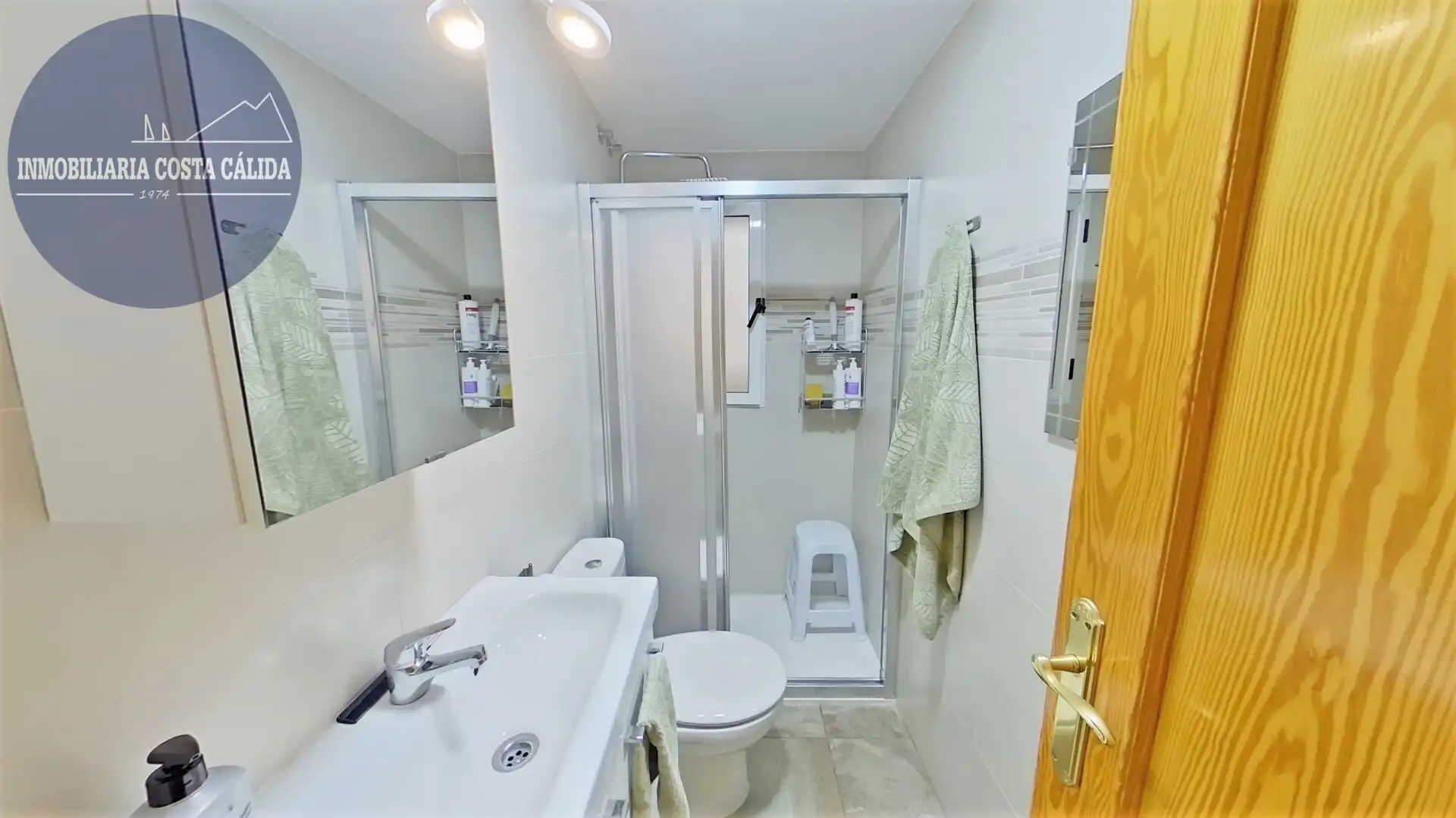 Badezimmer von Wohnung zum Verkauf in Águilas mit Balkon