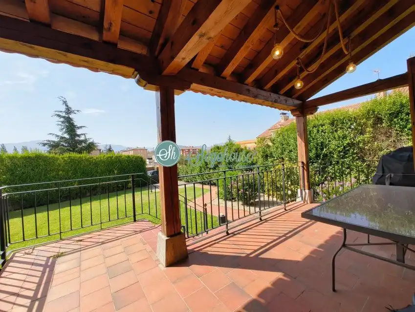 Terraza de Casa o chalet en venta en Palazuelos de Eresma con Calefacción, Terraza y Amueblado