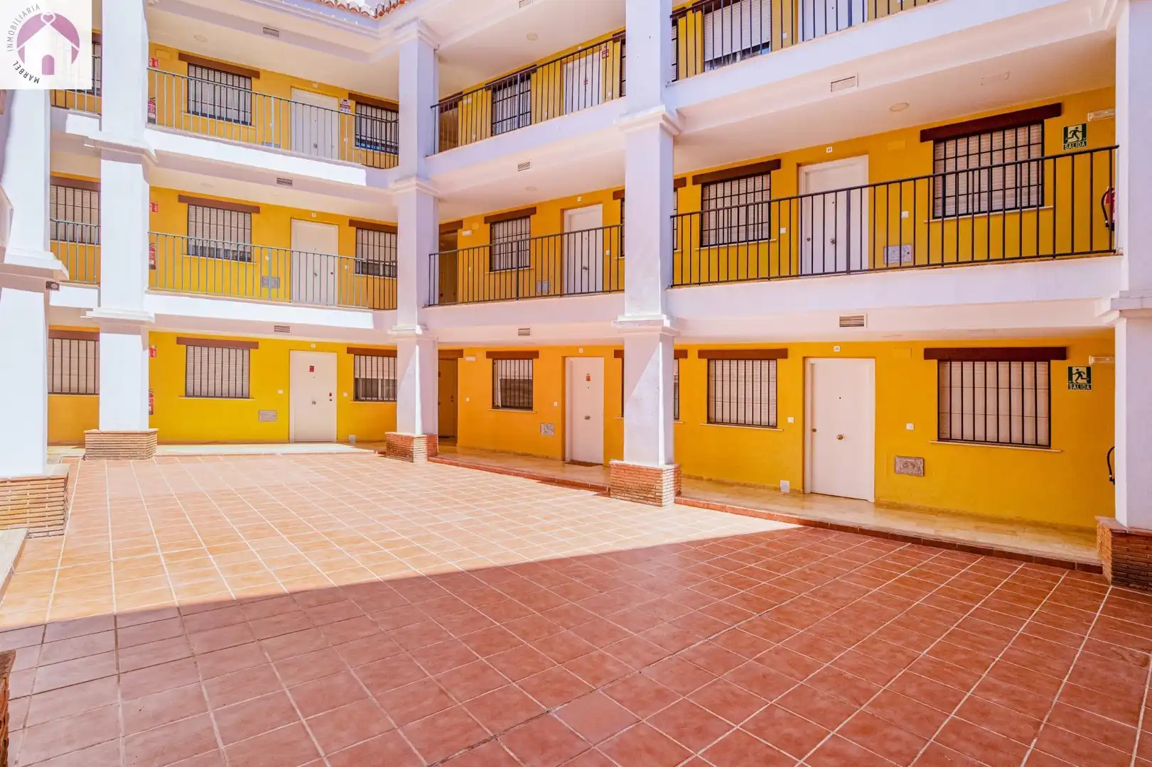 Vista exterior de Planta baixa en venda en La Zubia amb Aire condicionat, Calefacció i Moblat