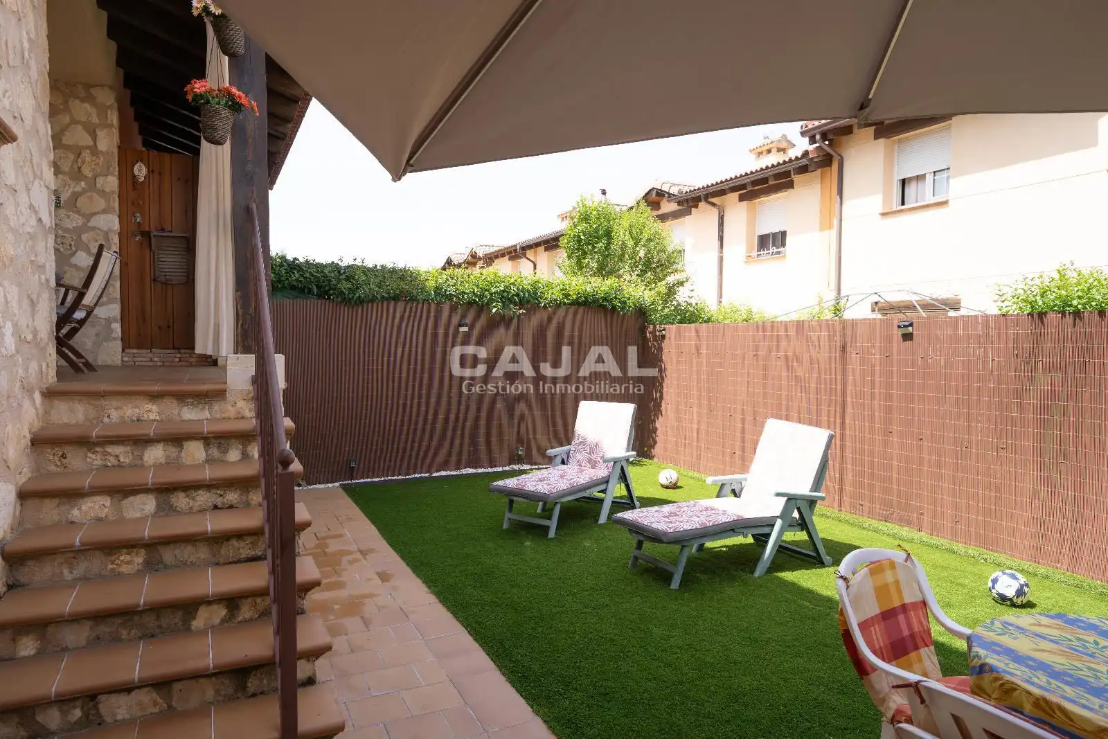 Terraza de Casa adosada en venta en Riaza con Calefacción y Jardín privado