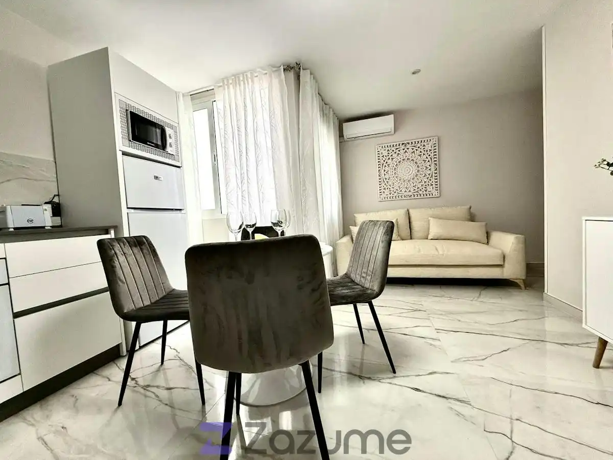 Flat with lift to rent in Pl. de Sta. Marina, imagen 4