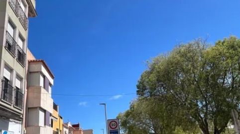 Edificio de tres pisos, imagen 2