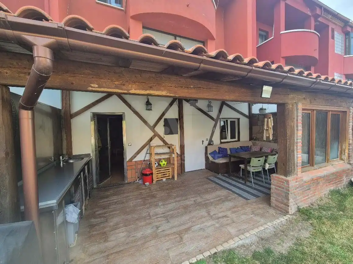 Terrassa de Casa adosada en venda en Monterrubio de Armuña amb Calefacció i Terrassa